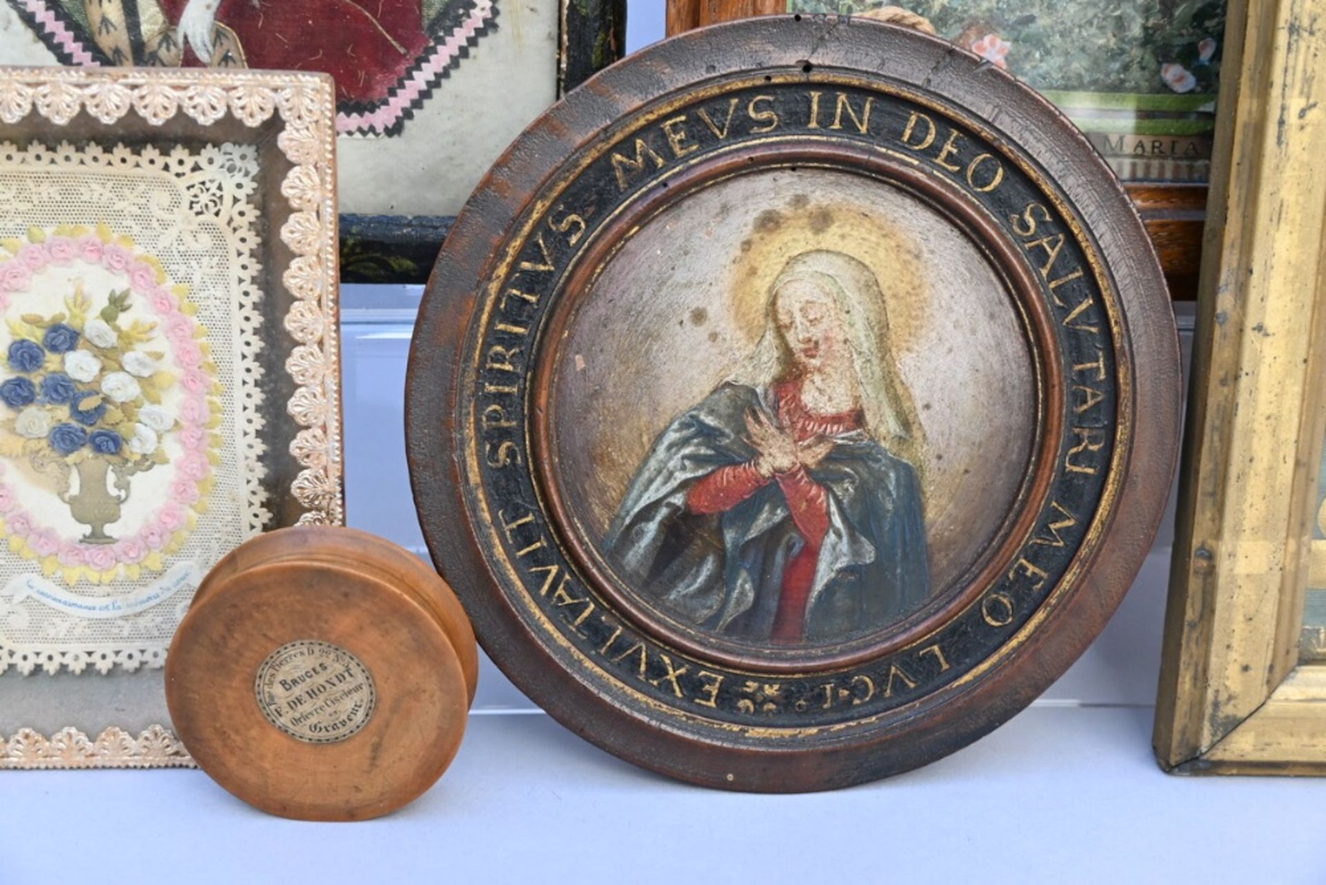 Collection of religious objects (frame 30x21cm) - Bild 3 aus 5