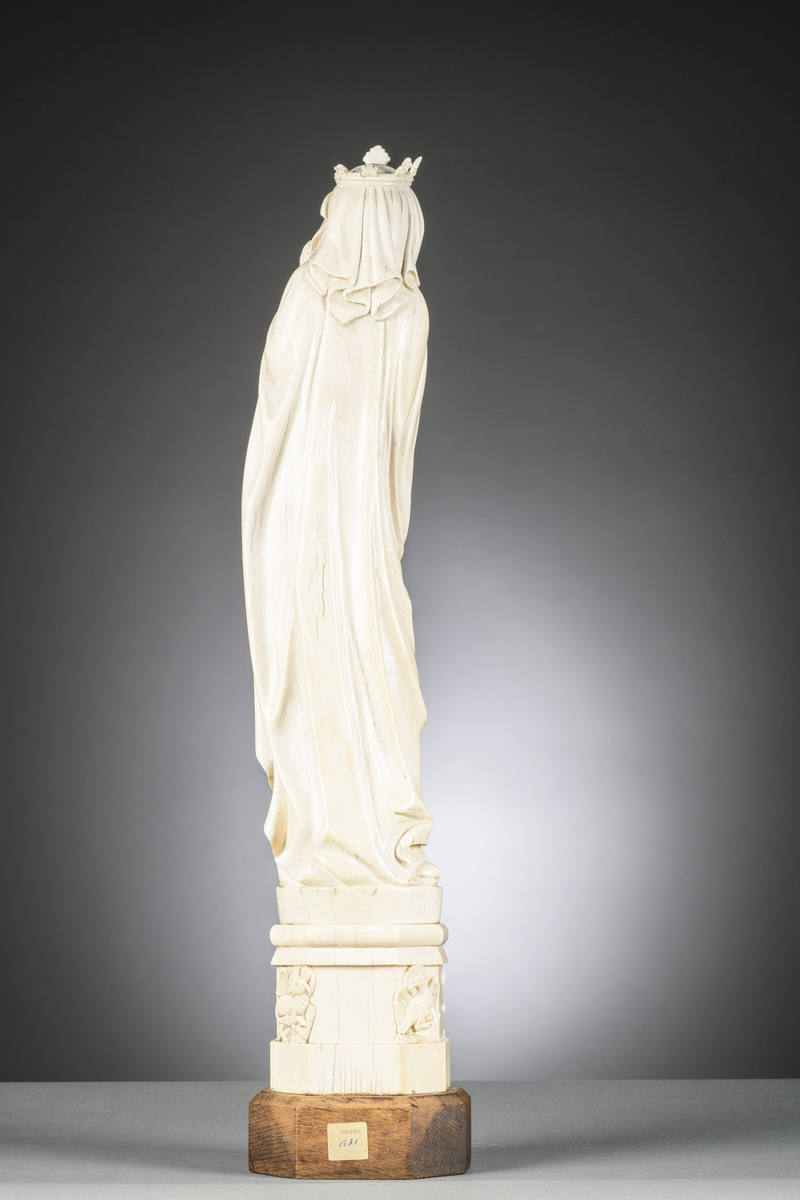 A large Gothic Revival sculpture of the 'Virgin and Child' in ivory, 19th century (h63cm) (incl. - Image 2 of 6