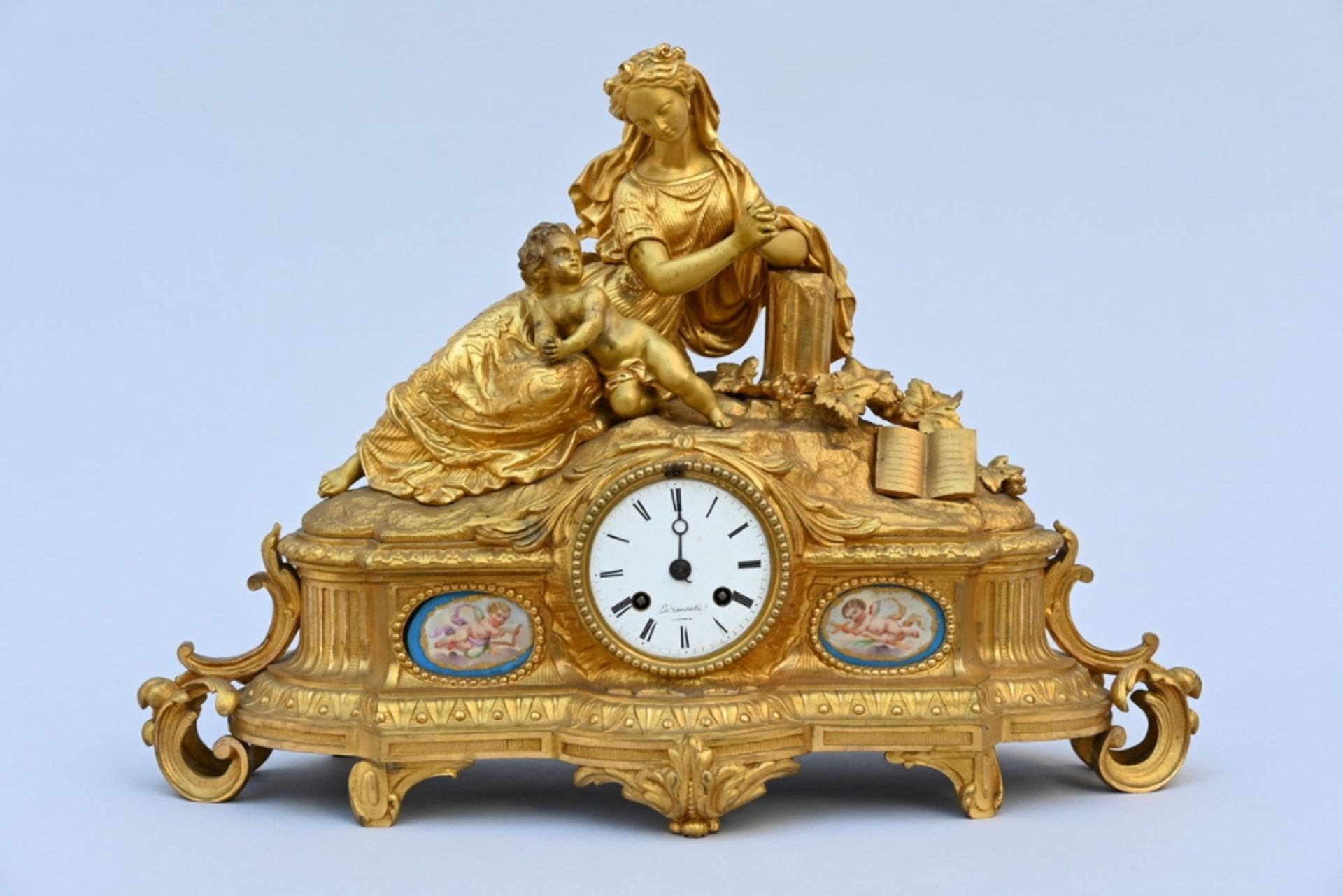 Chimney clock in gilt bronze and zamack by Lutzerath Bruges (37x52x20cm) (*)