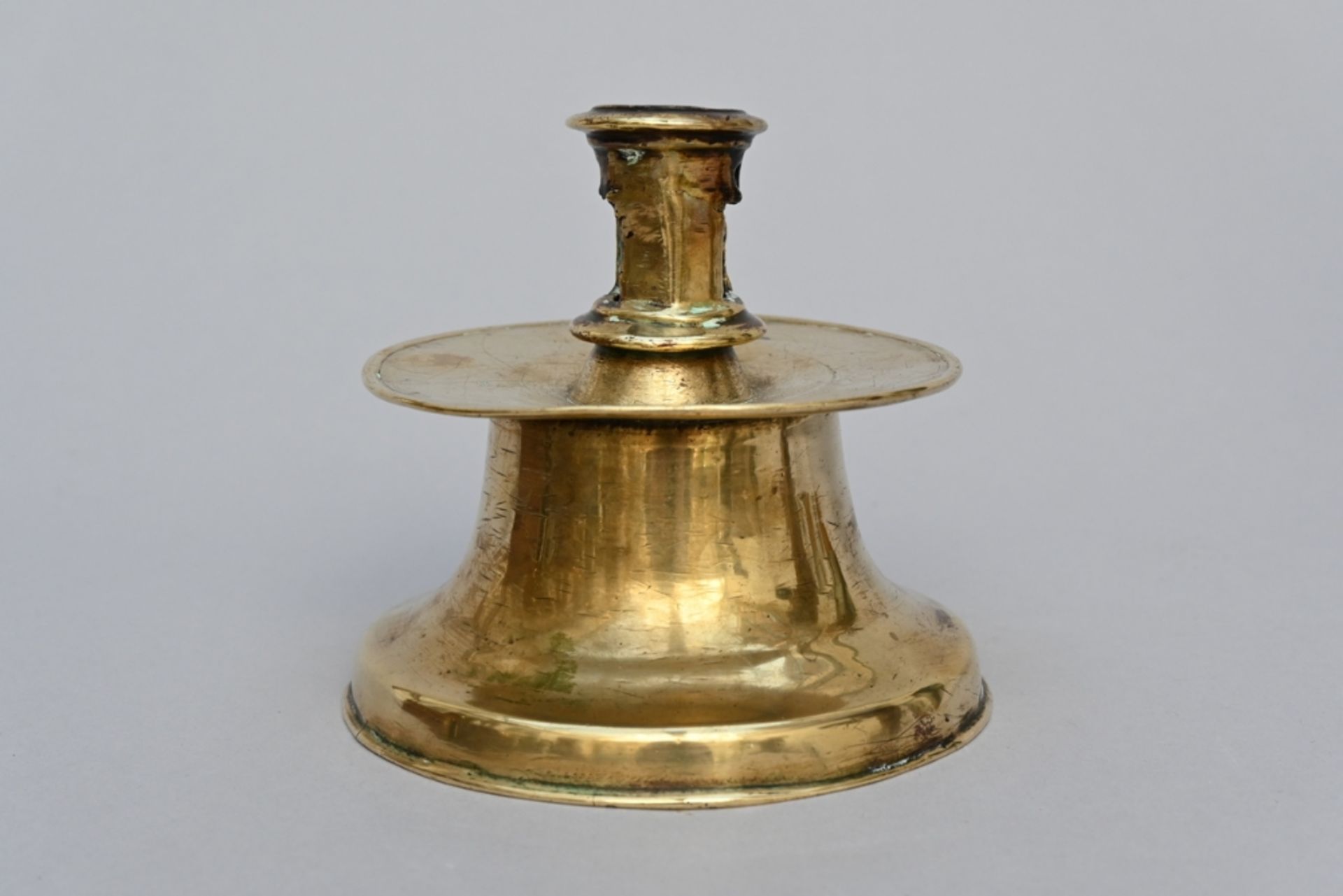 Flemish candlestick, 16th century (h10 dia12cm)