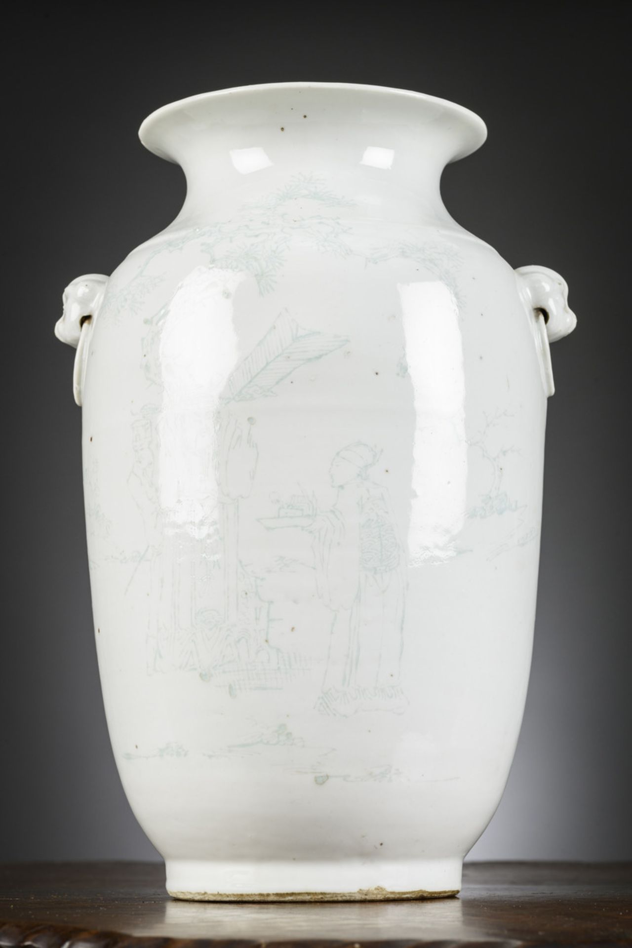 A Chinese vase with engraved decoration 'Taoist scene' (h31cm)