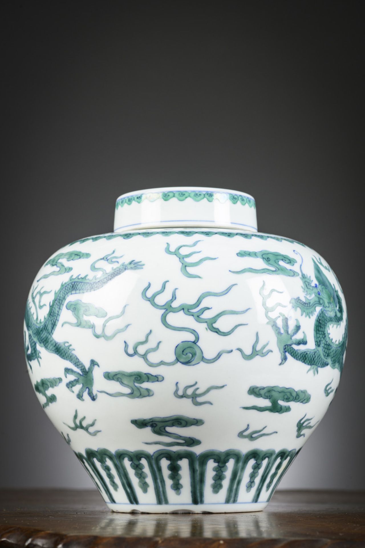 A Chinese doucai vase 'dragons', Qianlong mark (h19cm) (*) - Image 2 of 6