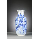 A Chinese blue and white rouleau vase 'the hunting party', 19th century (h40cm)