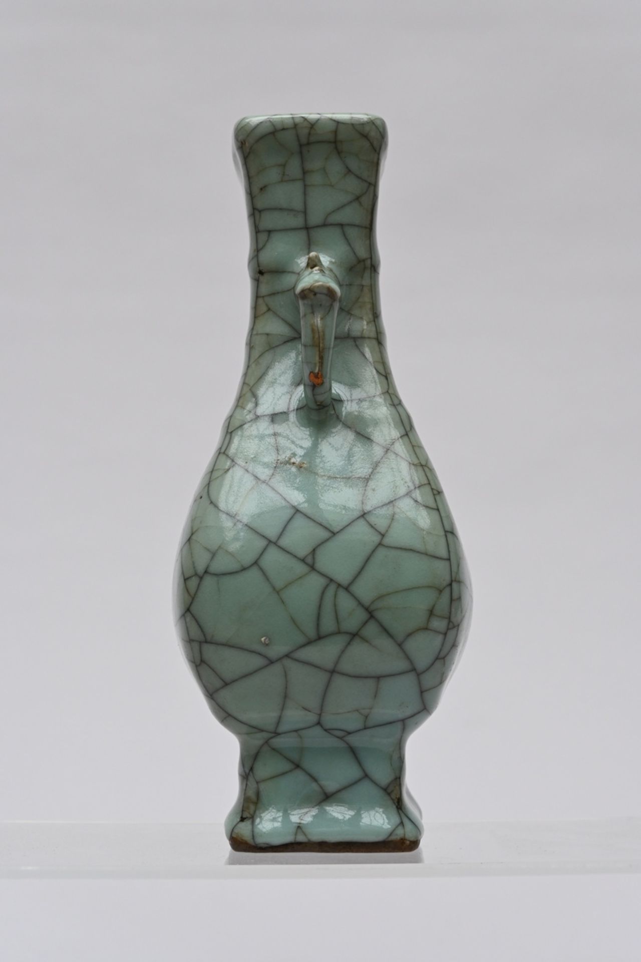 A guan crackled vase, Qing dynasty (h21cm) - Image 2 of 7