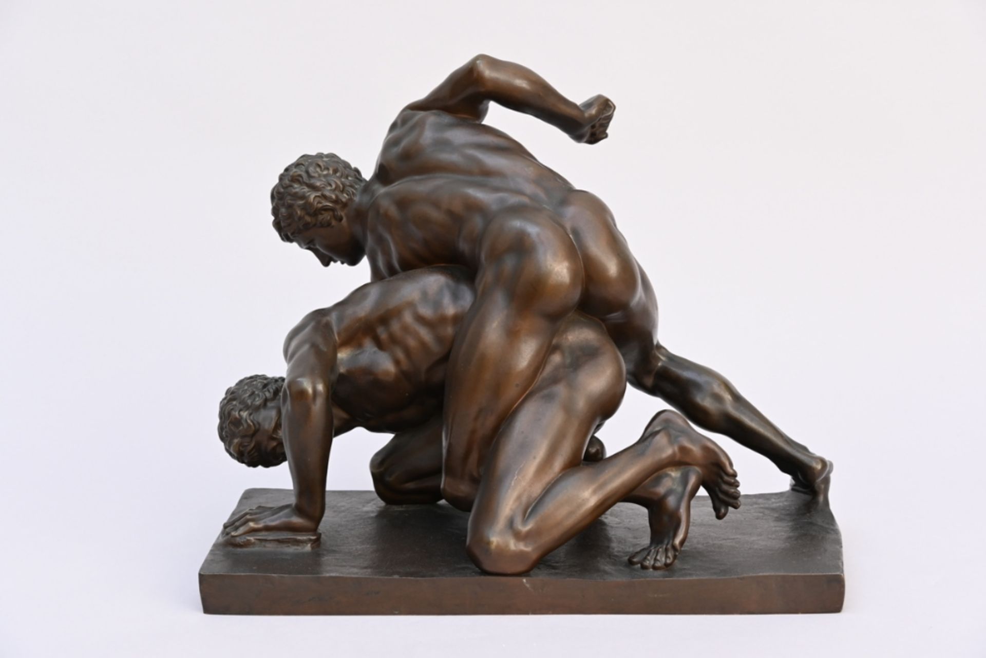 Neoclassical bronze sculpture 'wrestlers' (39x50x34cm) - Image 2 of 4
