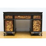 Desk with carved gilt Chinese panels (84x132x71cm) (*)