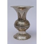 Arabic silver vase with floral decor 800/1000 (h23cm)