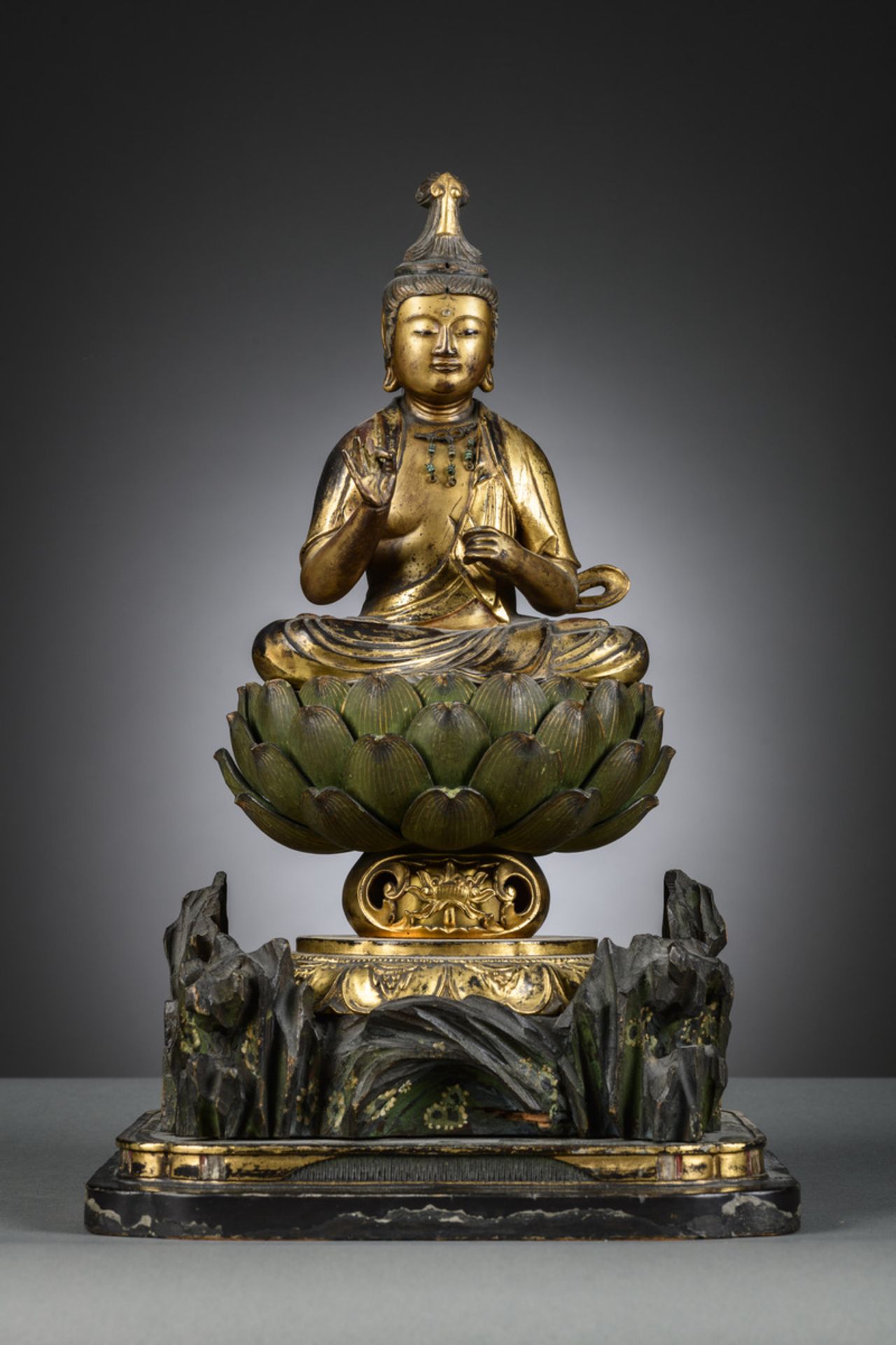 Japanese statue in lacquered wood 'Bodhisattva', Edo period (h40.5cm)