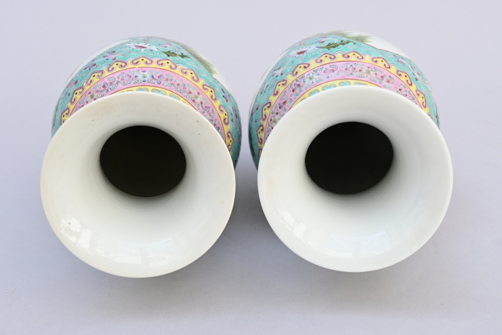 A pair of Chinese turquoise vases famille rose porcelain 'elegant scenes' (h31cm) - Image 4 of 4
