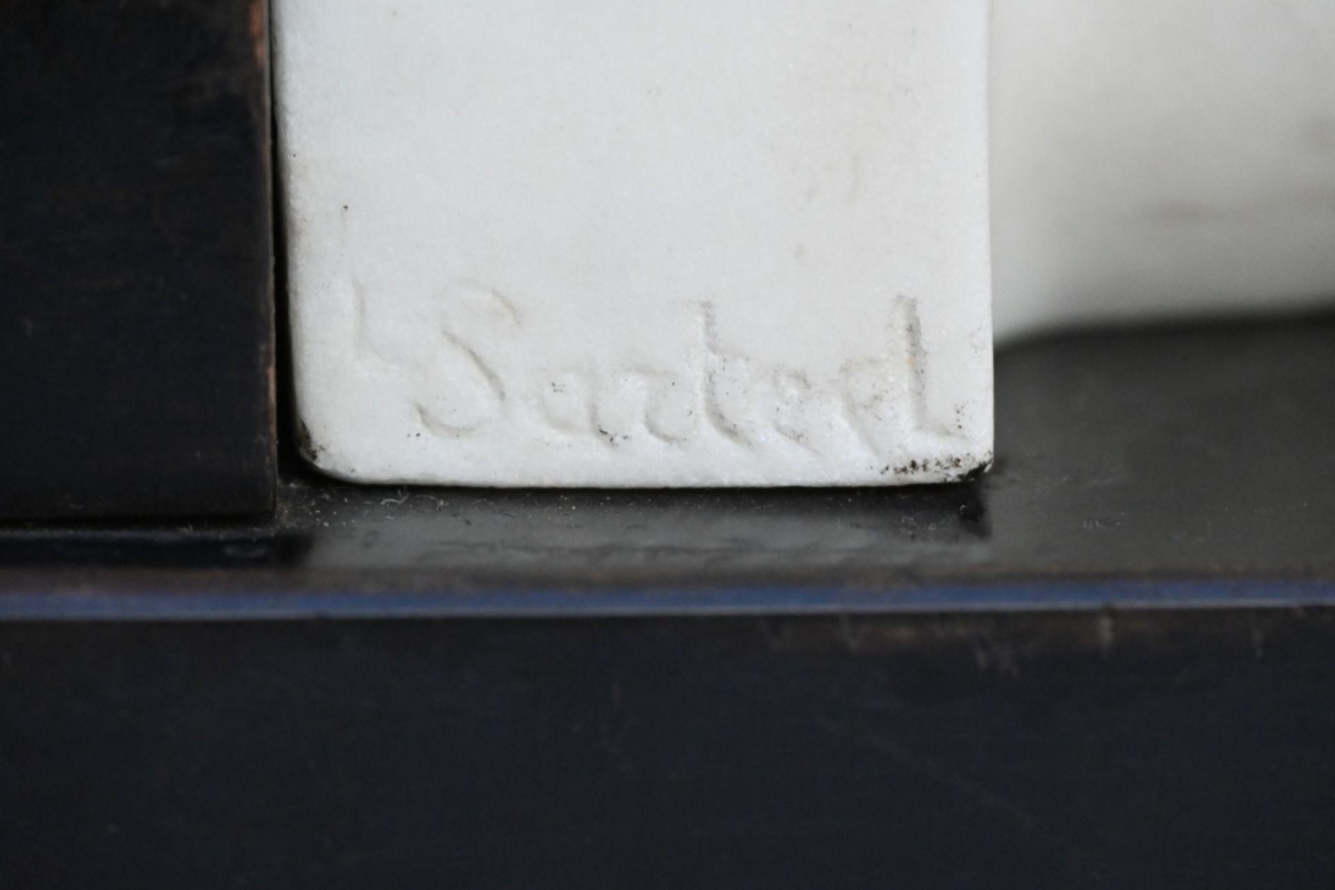 Leon Sarteel: a marble bookend (23x16x18cm) - Image 3 of 3