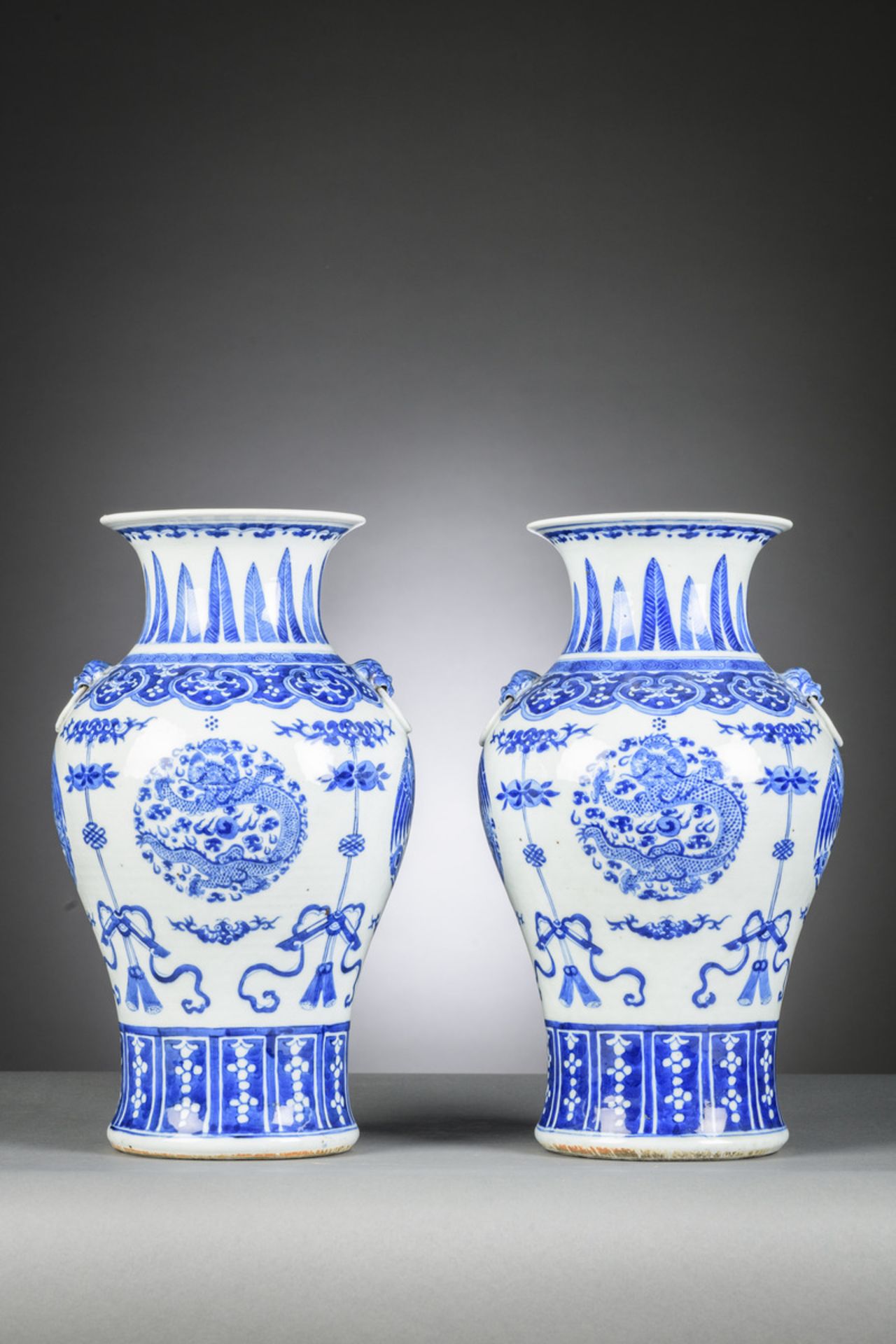 A pair of Chinese blue and white vases 'dragons and phoenixes', 19th century (h40cm) - Image 3 of 5