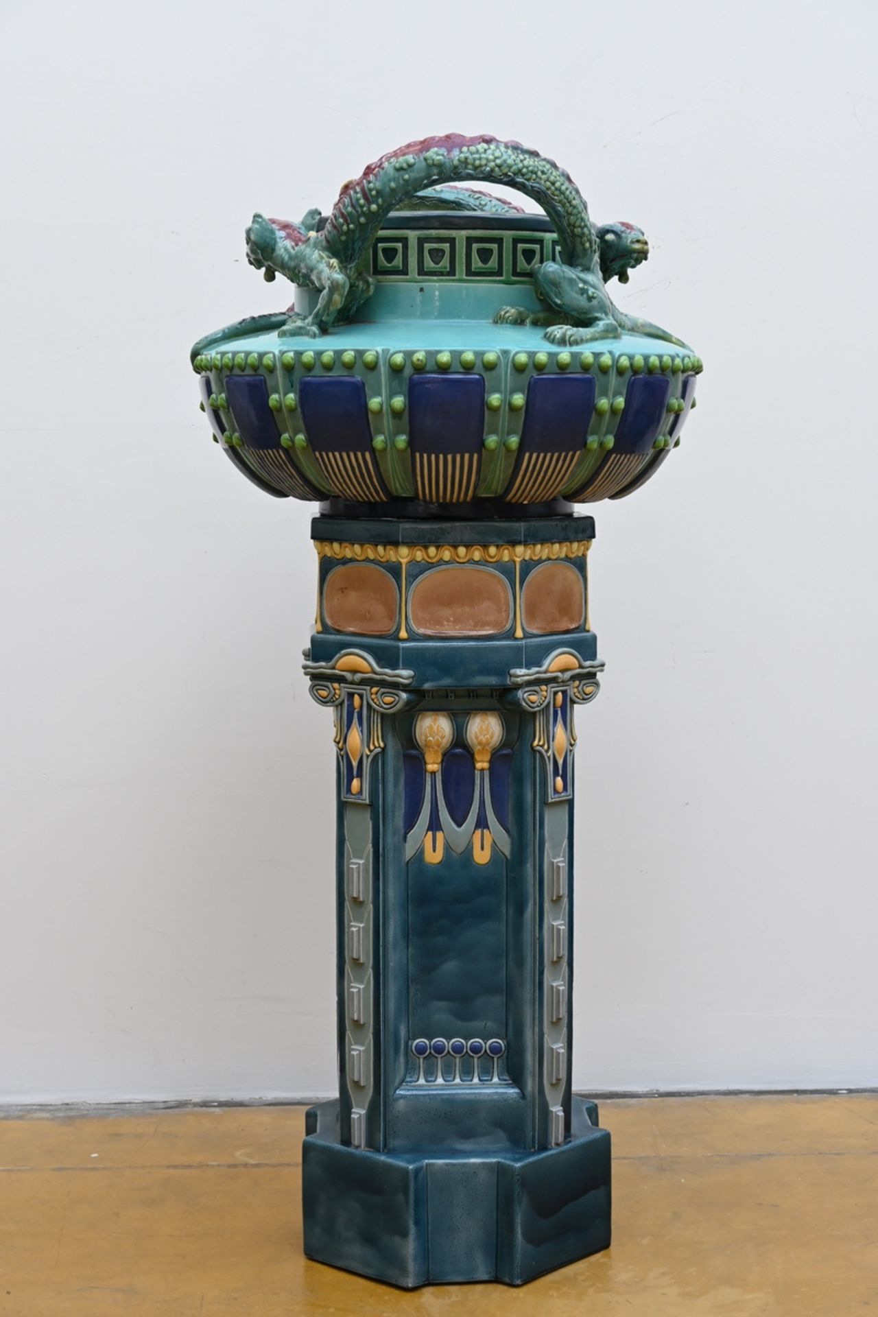 Villeroy & Boch (Merzig): an imposing Art Nouveau planter (147x73cm) (*) - Image 3 of 7