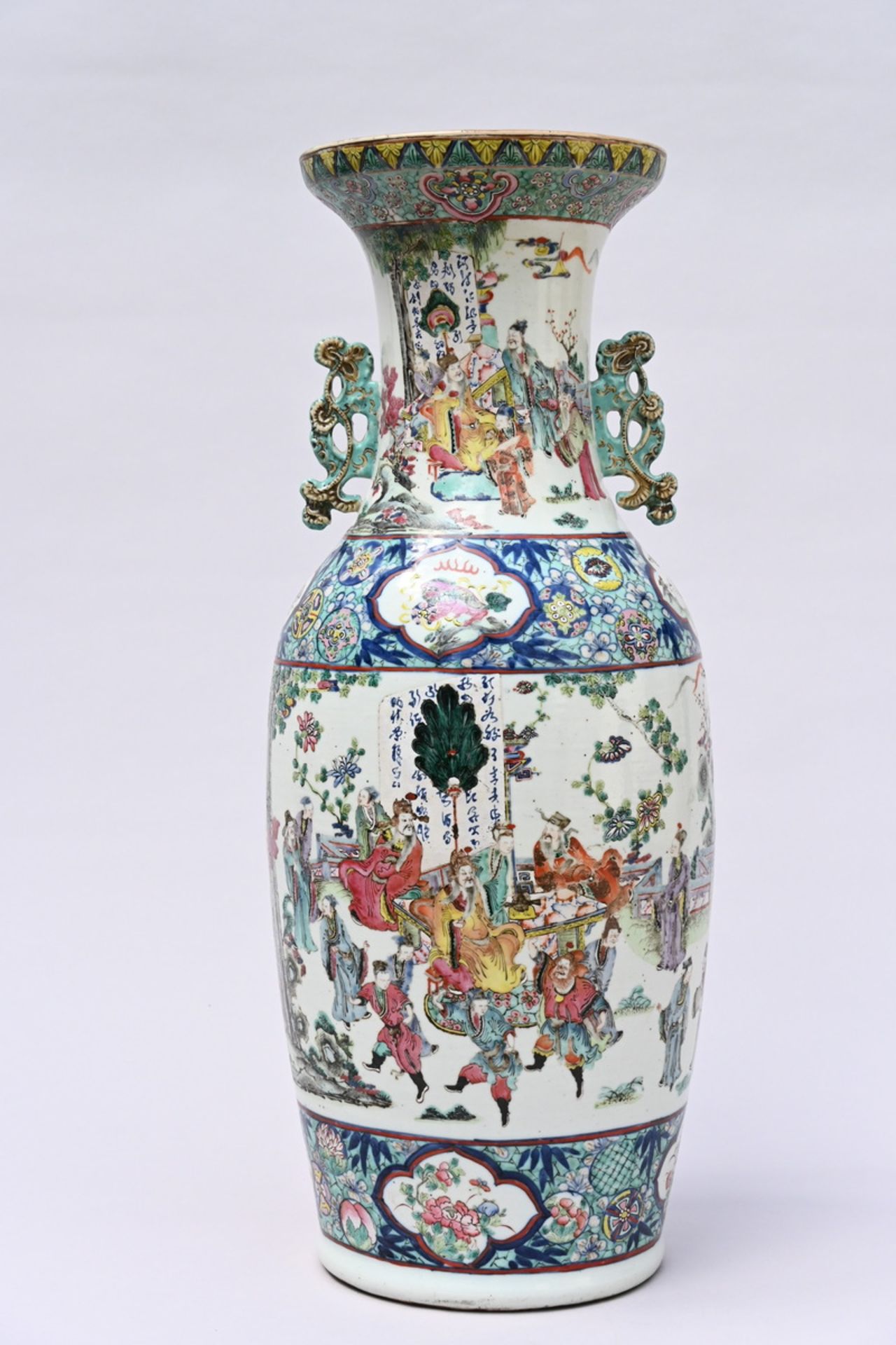 Chinese famille rose vase 'audience' (h62cm) (*)