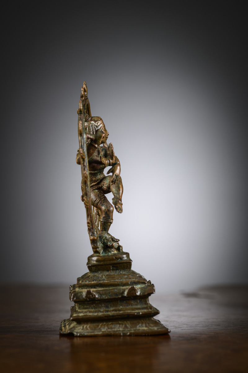 A rare Indian statue in bronze 'Shiva Nataraja', 15th-16th century (h 14.5 cm) - Image 4 of 7