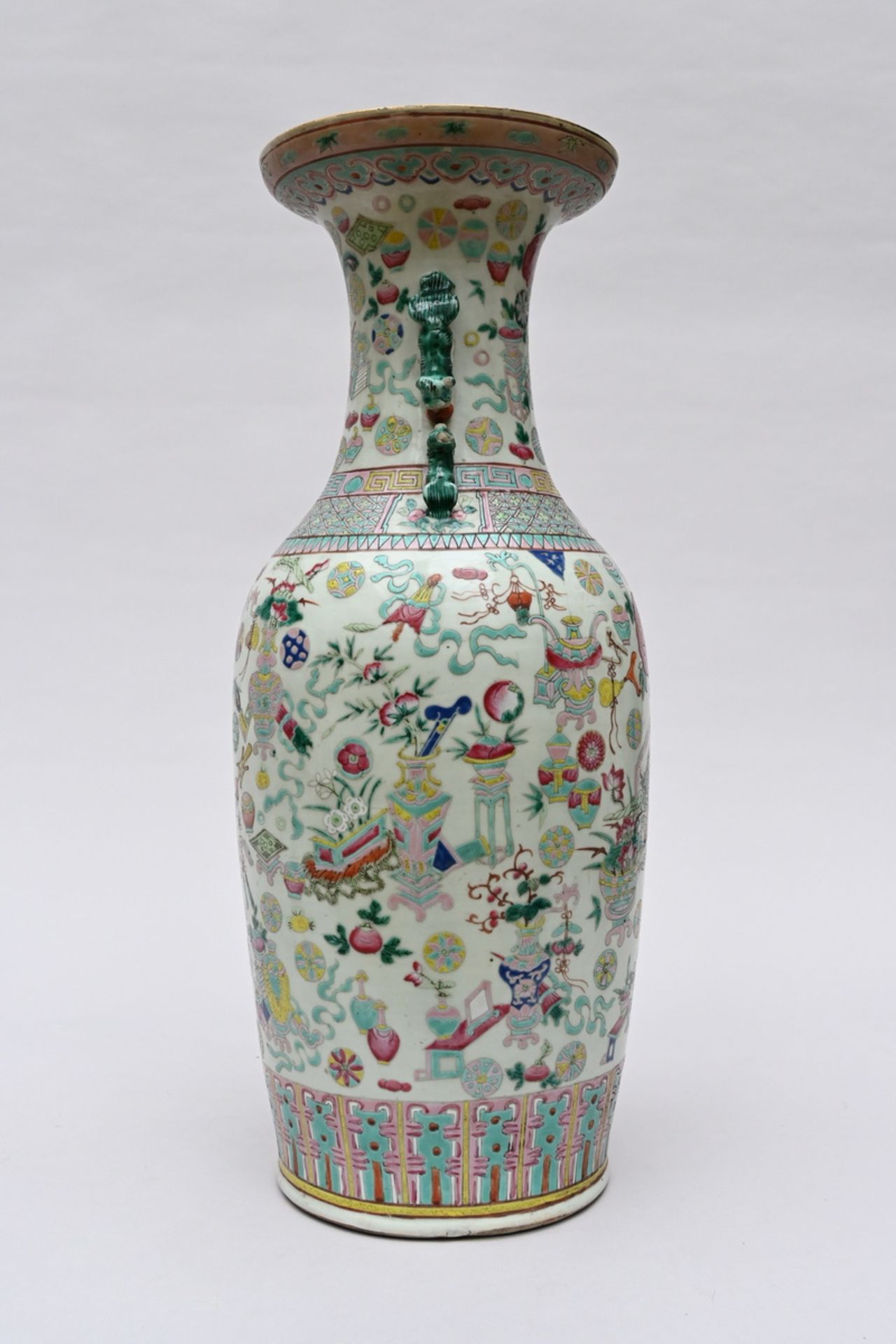Chinese famille rose vase 'antiquities' 19th century (h60cm) (*) - Bild 2 aus 5