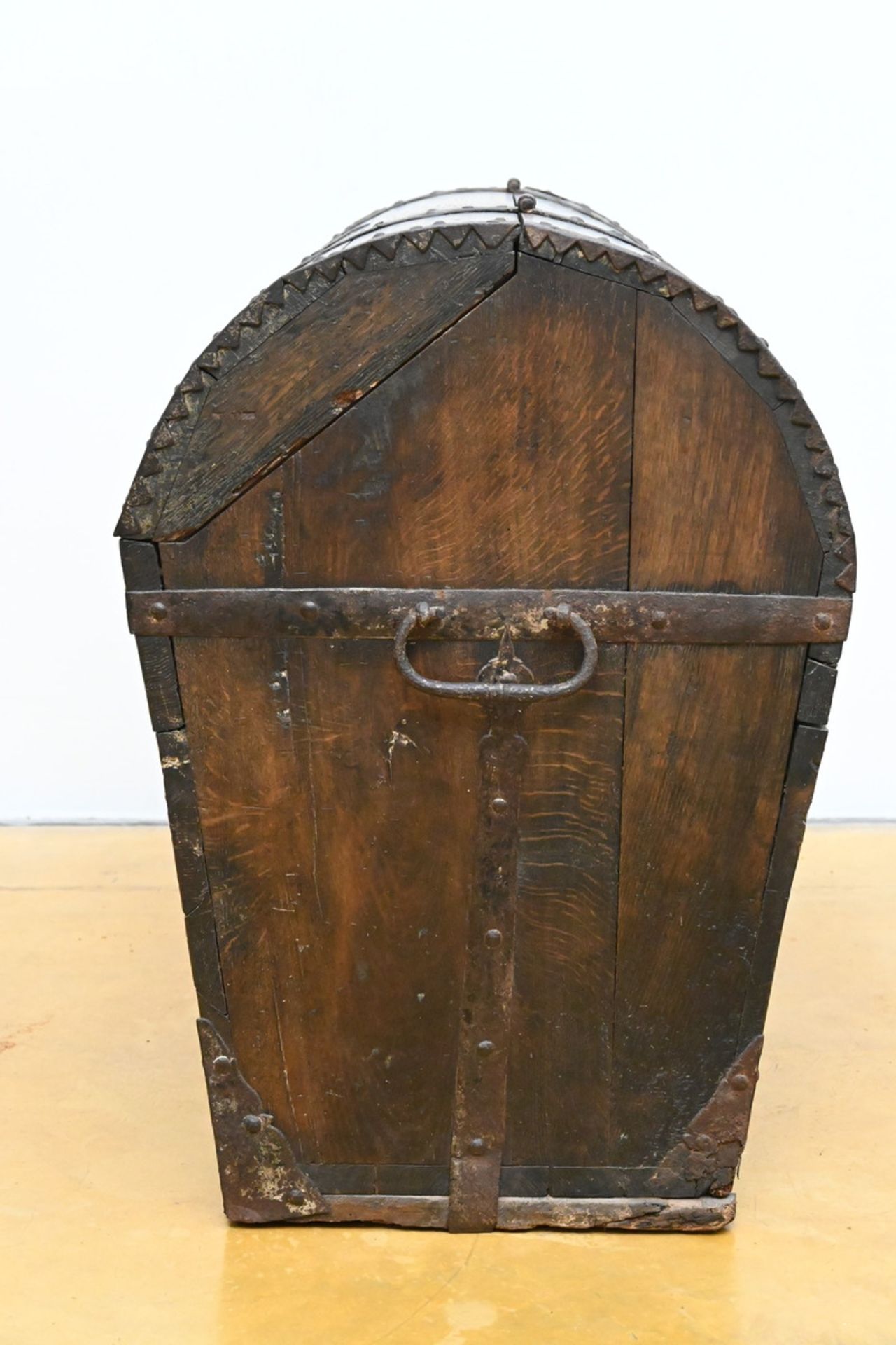 Dutch weapon case with iron fittings, 17th century (89x127x62cm) - Bild 3 aus 4