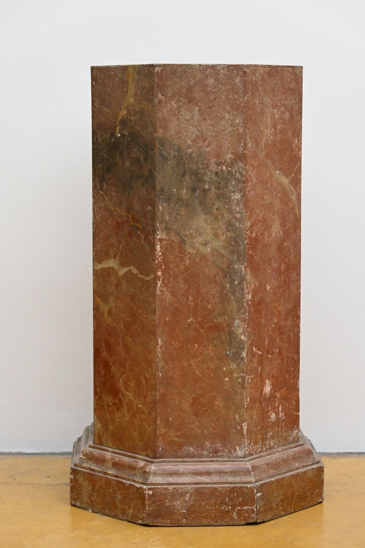 Wooden base with marble imitation (h116cm)