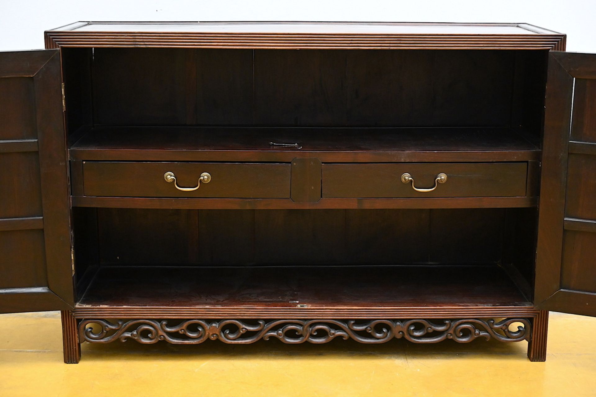 Two-door cabinet in hardwood, China 19th century (86x126x40cm) - Image 3 of 7