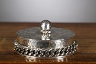 Jean DesprÈs: silver-plated circular box (h5x dia14cm)