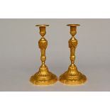 A pair of gilded bronze candlesticks (h27cm)