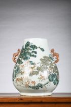 A large Chinese famille rose vase 'hundred deer', 19th century (h44.5x37cm)