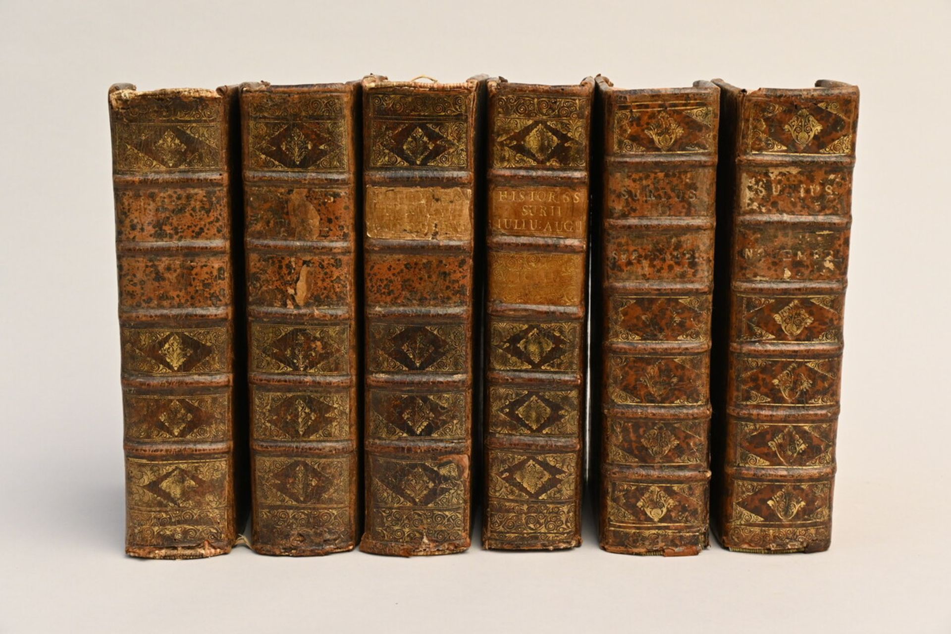 'De probatis Sanctorum historiis' a set of six books by Laurentius Surius (32x21x8cm) (*)