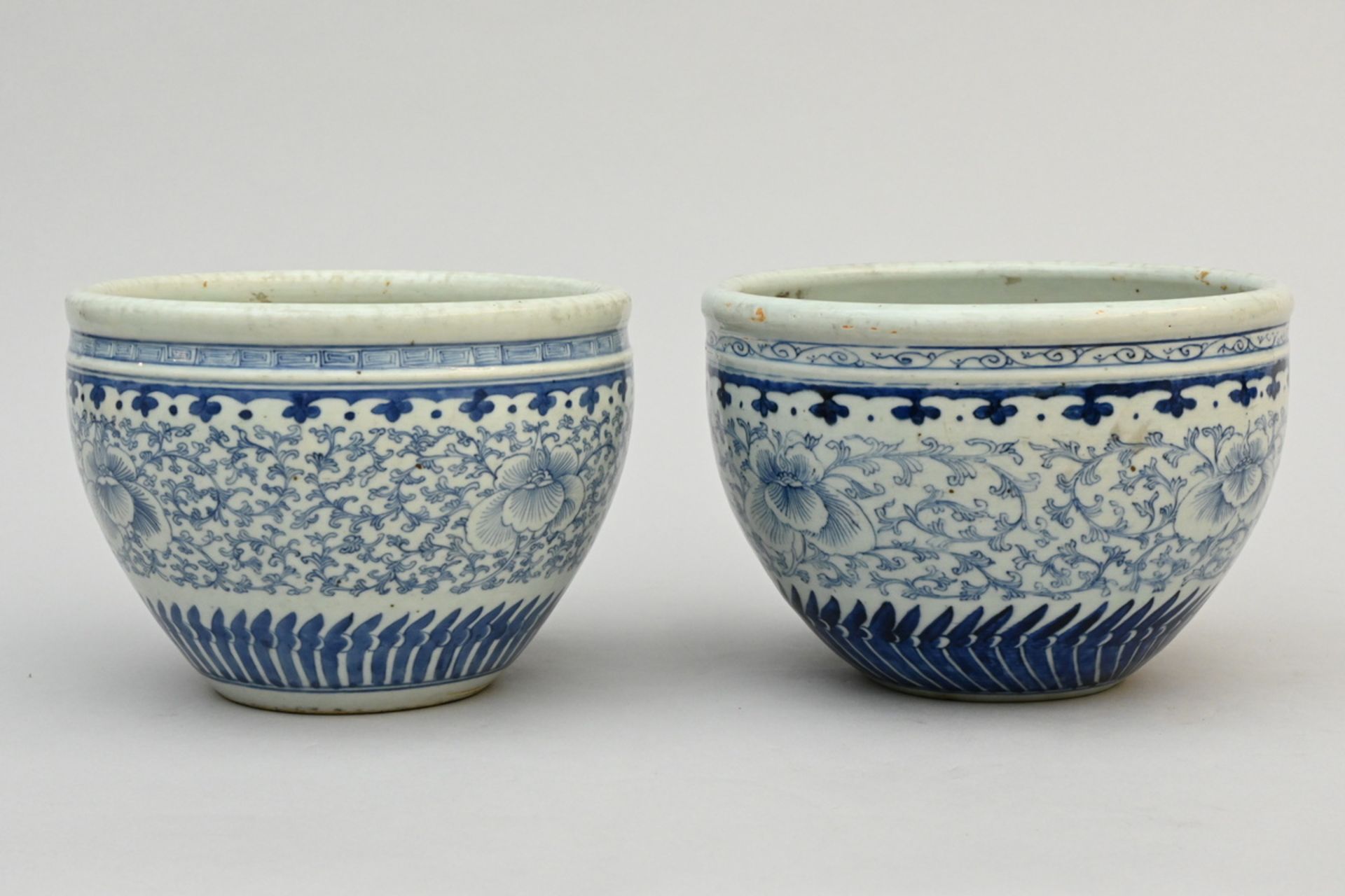 Two Chinese planters in blue and white porcelain, 19th century (dia 26-27.5cm) - Image 2 of 4