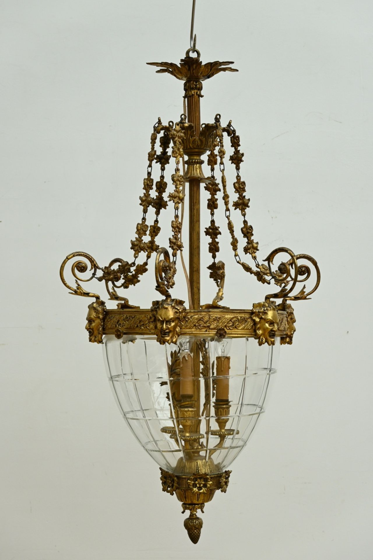 A bronze lantern with glass coupe, 19th century (h96 dia40cm)