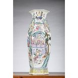 Chinese hexagonal famille rose vase 'scene with immortals', Canton 19th century (h60cm) (*)