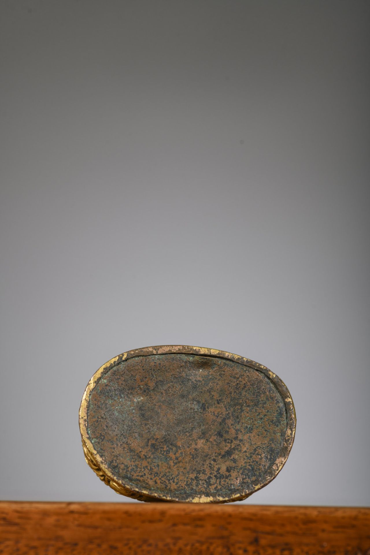 Bronze portrait of a lama, Tibet 16th - 17th century (h6.3cm) - Image 3 of 4