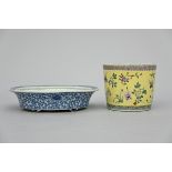 Cachepot famille jaune (h12 dia14cm) and planter in blue and white porcelain (6x24x19cm)