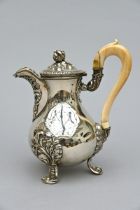 Silver coffee pot (h23cm) (bruto 472gr.)