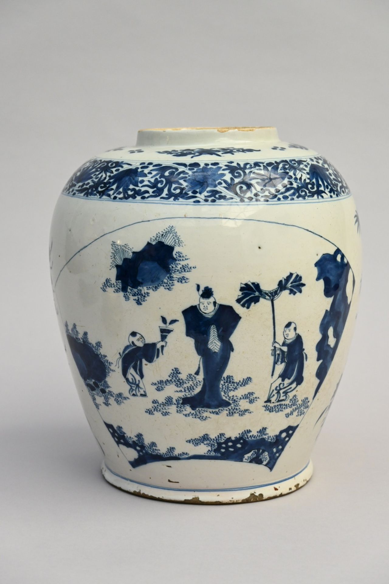 A Delft vase 'playing children', 18th century (h47cm) (*) - Image 2 of 5