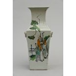 A square vase in Chinese porcelain 'figures' (h38cm)