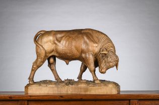 A large bull in sculpted wood (54x74cm)