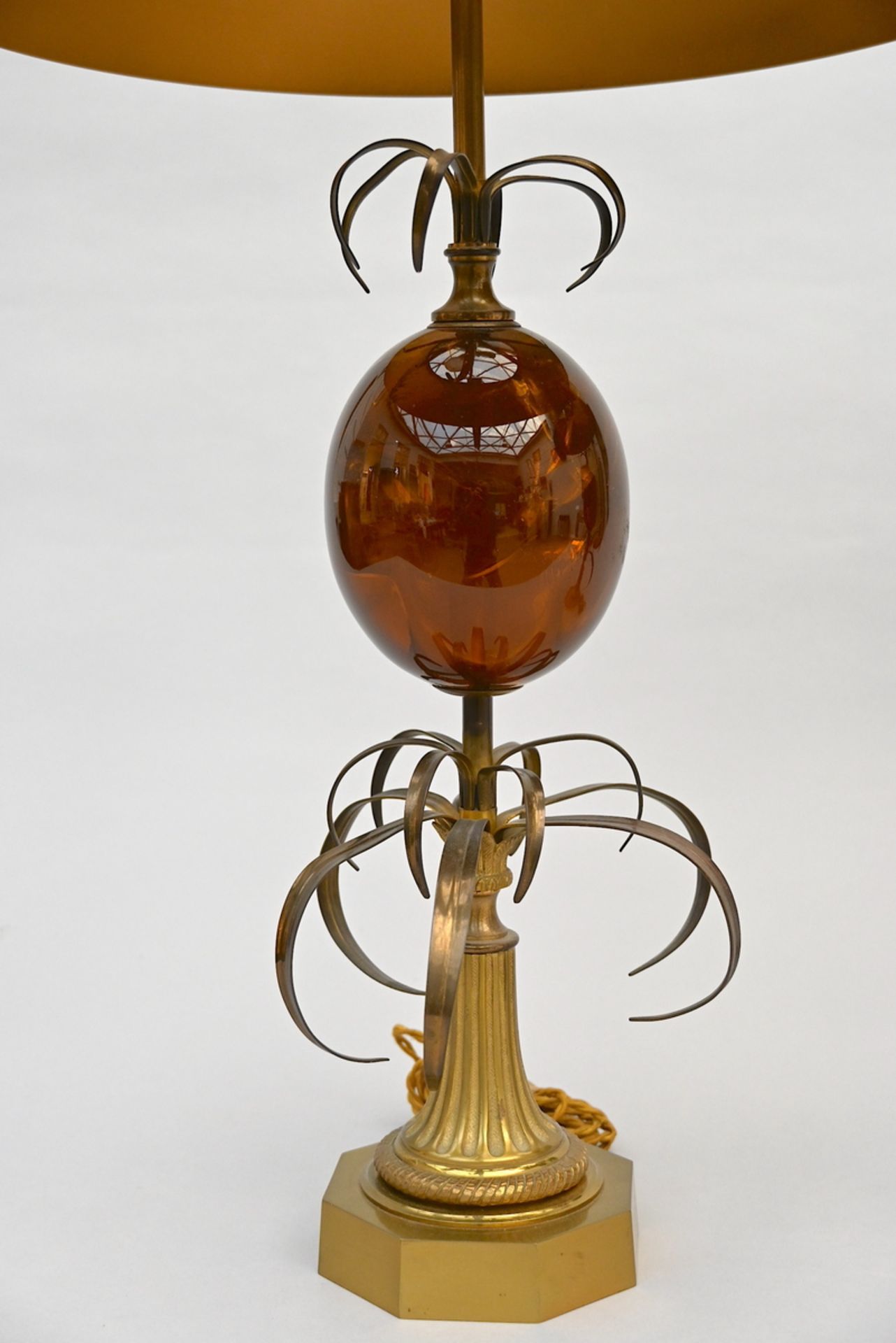 A pair of gilt lamps, Maison Charles (h79cm) - Image 2 of 3
