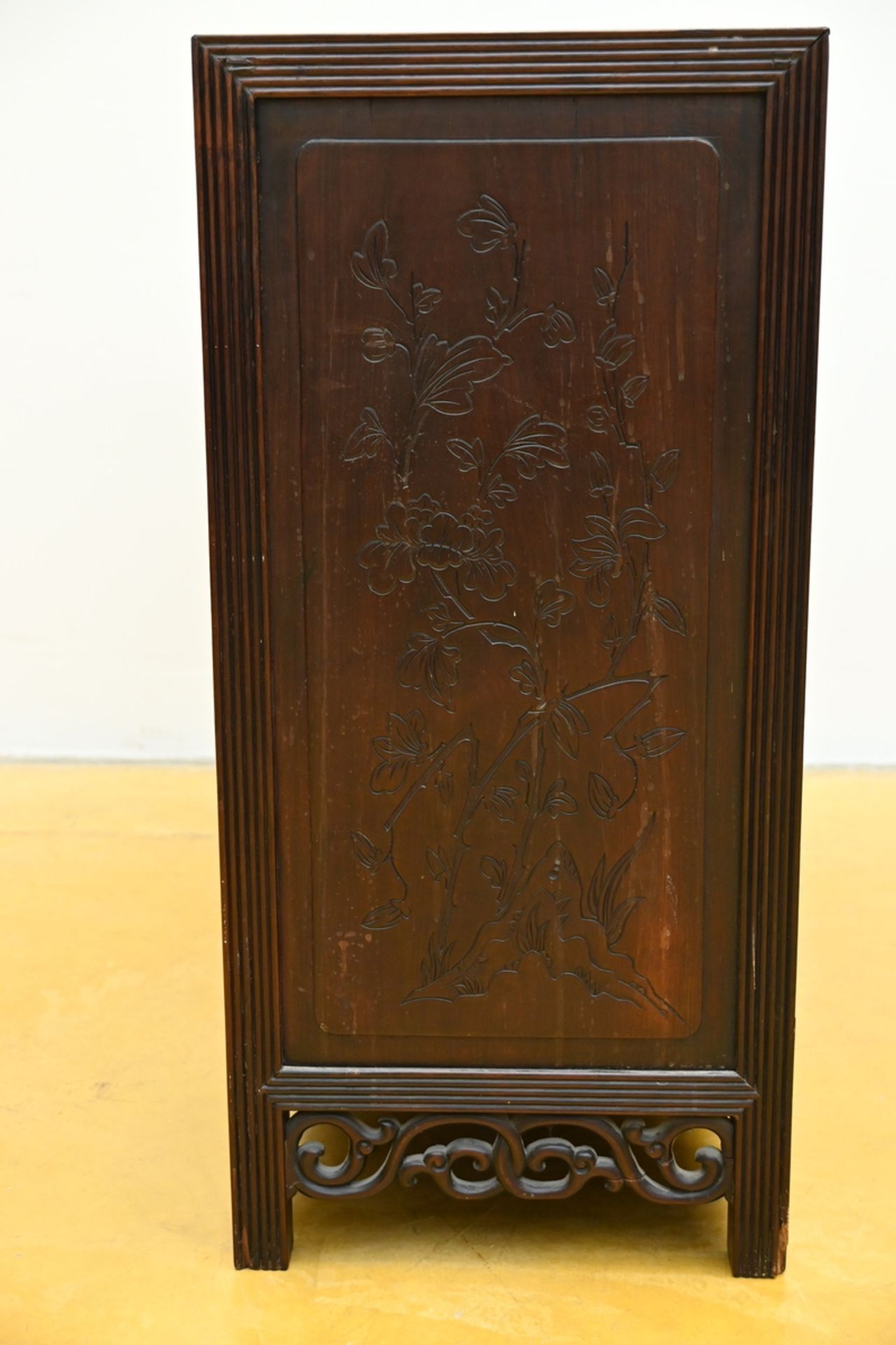 Two-door cabinet in hardwood, China 19th century (86x126x40cm) - Image 6 of 7