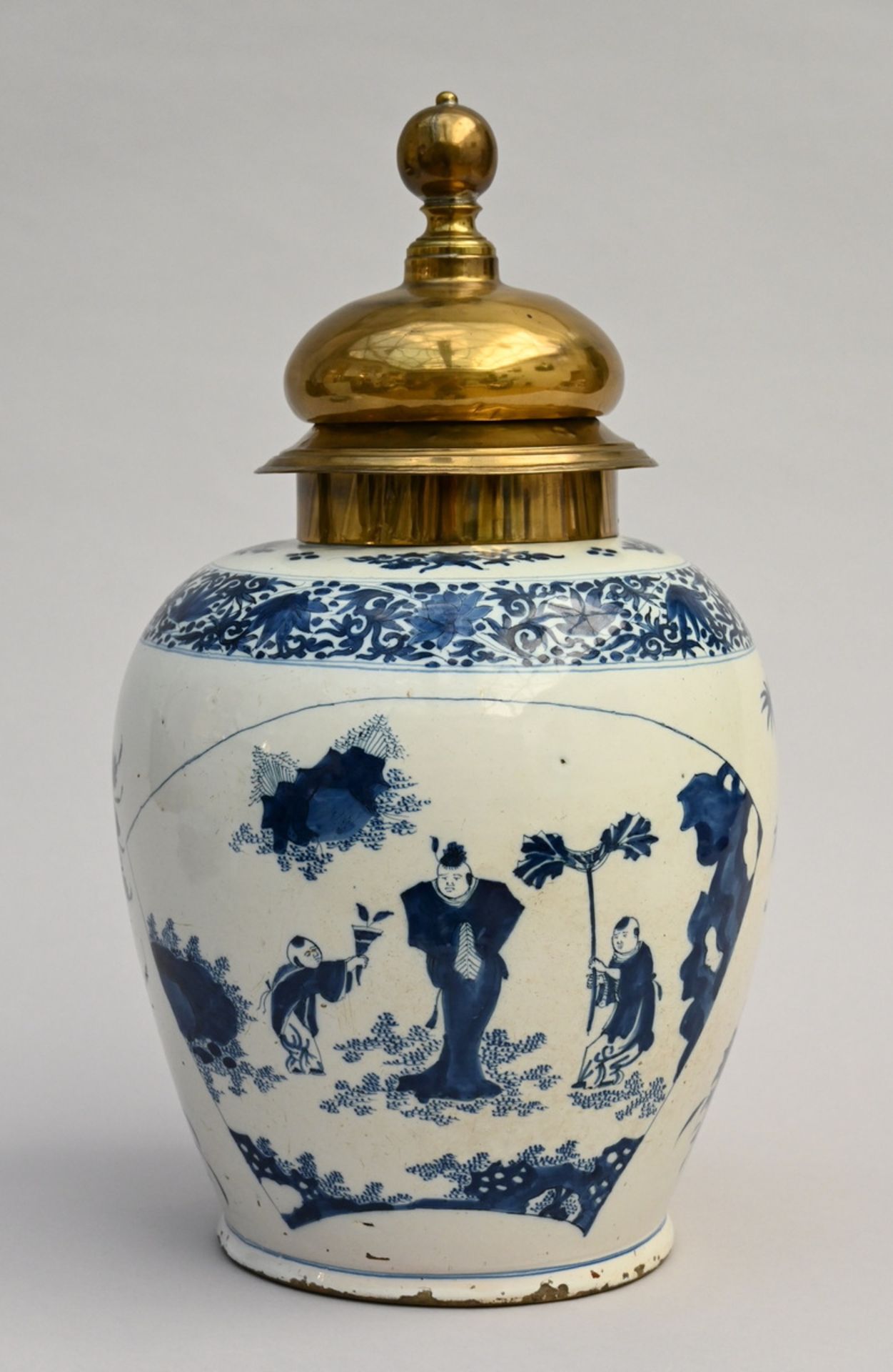 A Delft vase 'playing children', 18th century (h47cm) (*)