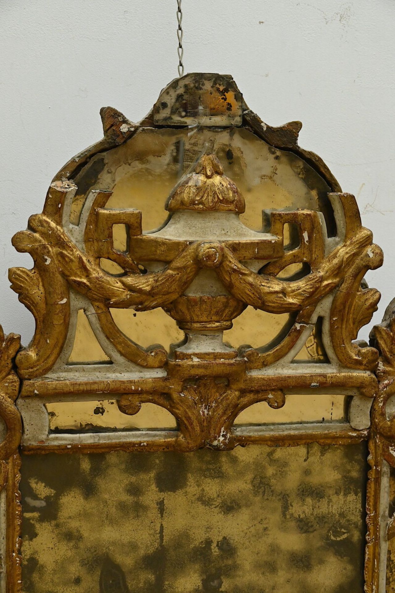A mirror in sculpted wood, 18th century (108x59cm) (*) - Image 2 of 4