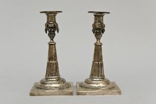 A pair of silver Louis XVI candlesticks, 18th century (h20cm)