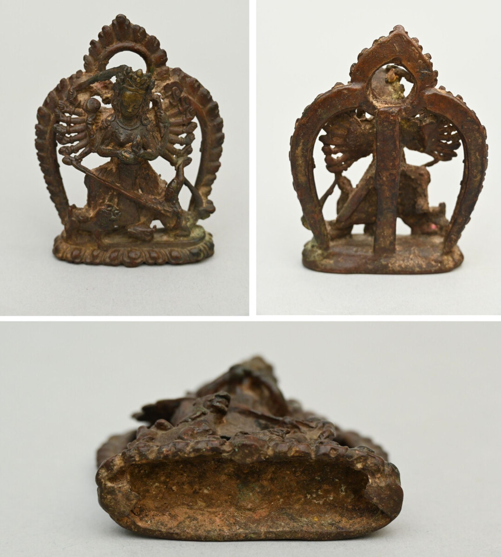 Collection of 3 bronze statues from Nepal and India: Ganesha (11.5cm) Durga (9.5cm) Durga (h10cm) - Image 3 of 4