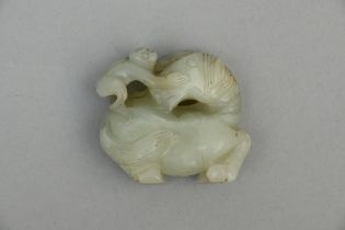 Jade figurine 'monkey on horse' (4x5cm)