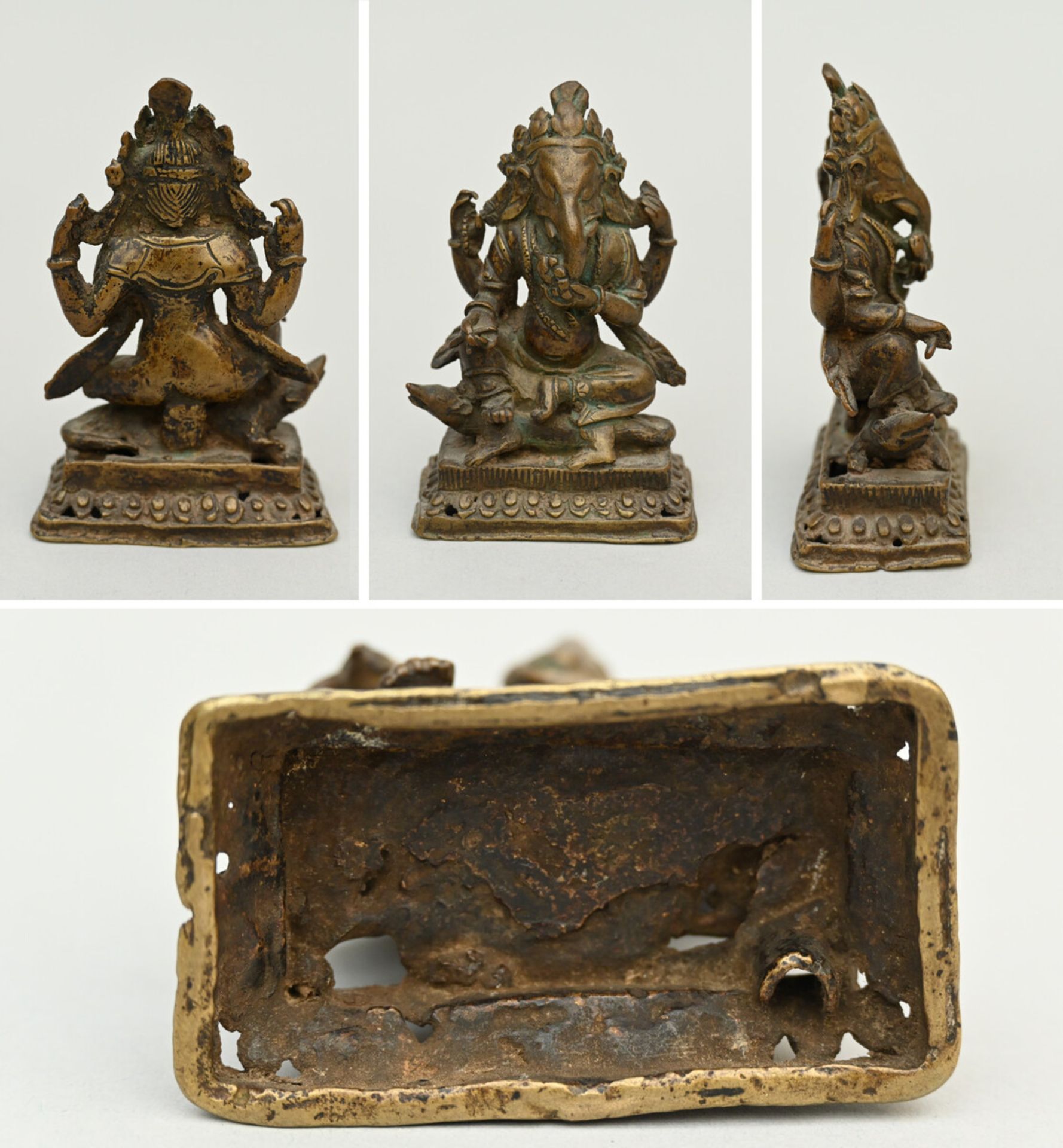 Collection of 3 bronze statues from Nepal and India: Ganesha (11.5cm) Durga (9.5cm) Durga (h10cm) - Image 4 of 4