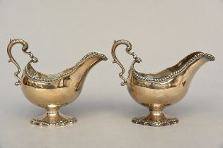 A pair of silver sauceboats, England (17.5x20x10cm) (1080gr.)