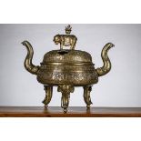 A large Chinese incense burner in bronze, Qing dynasty (51x56x35cm) (*)