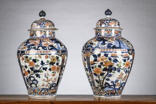 A pair of Japanese Imari vases, 18th century (h64cm) (*)