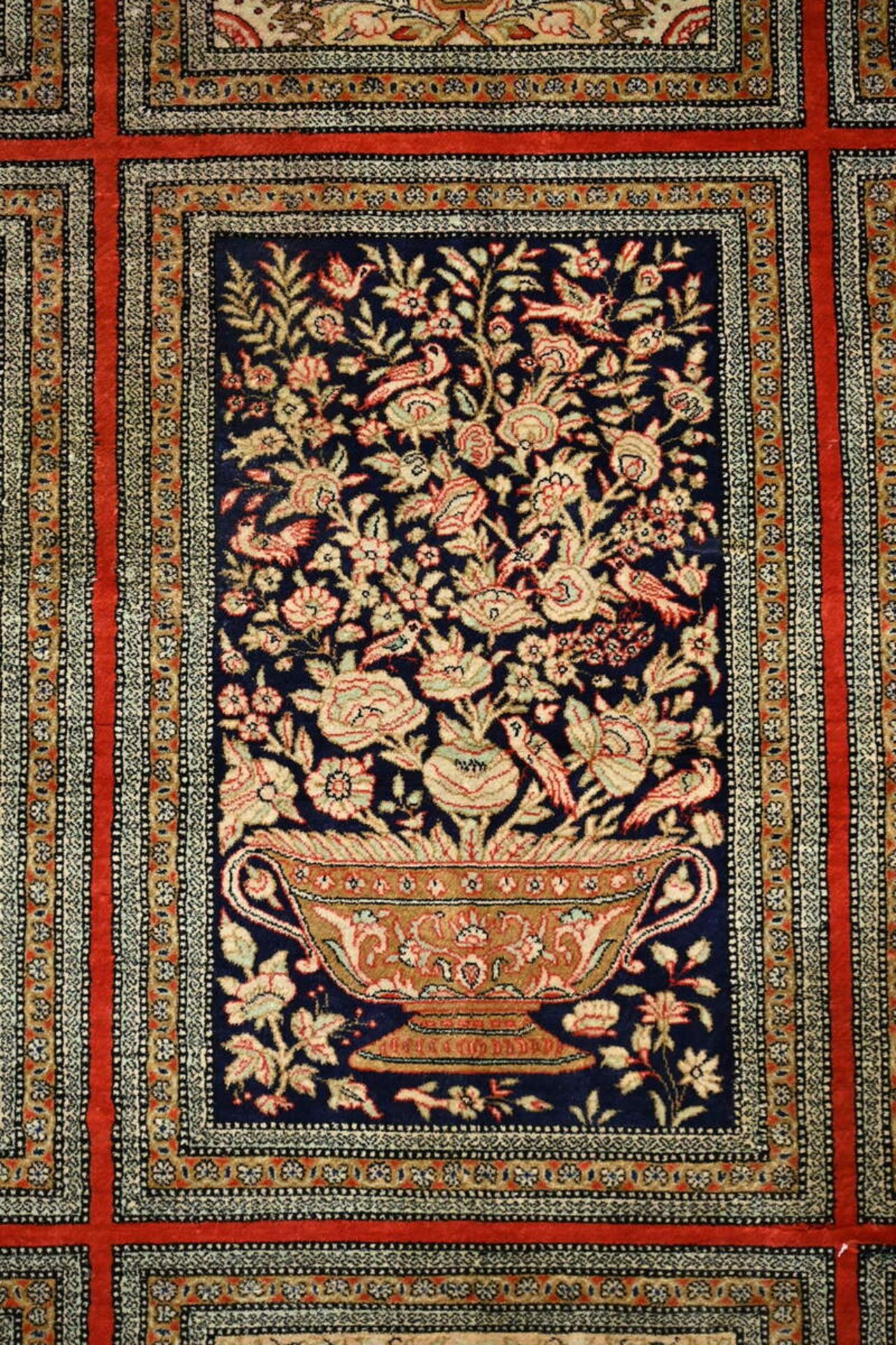 Persian carpet, signed (160x102cm) (*) - Image 2 of 6