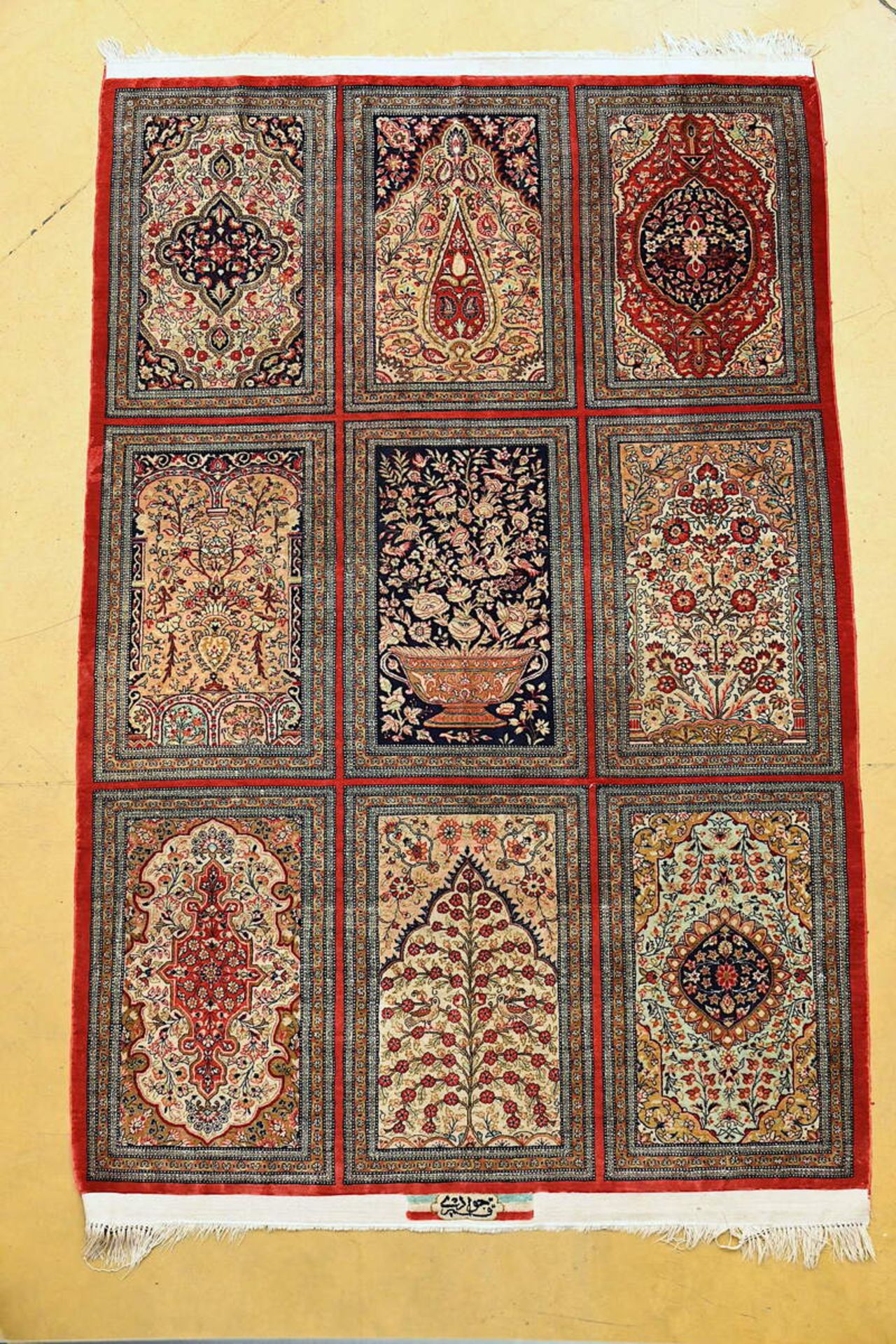 Persian carpet, signed (160x102cm) (*)