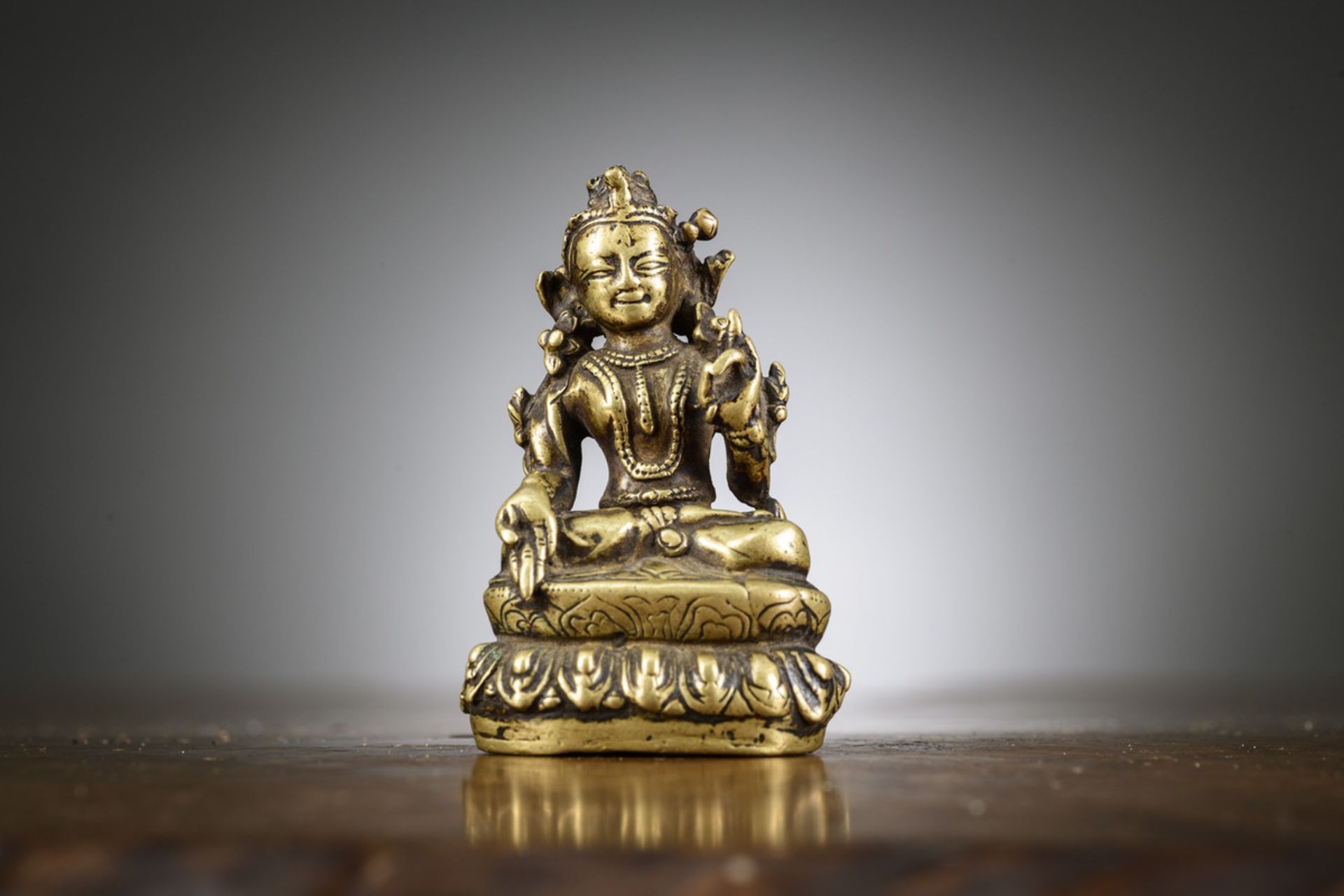 Bodhisattva, Tibet 16th century (h6.5cm)