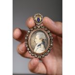 A French medaillon 'Vive le Roi', 18th-19th century (6.5x4cm) (*)